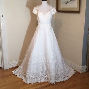 Say YES! Mon Cheri Wedding Dress